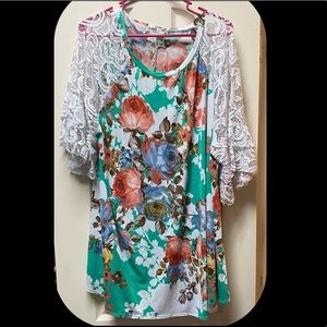 Lace sleeve floral top 3X
